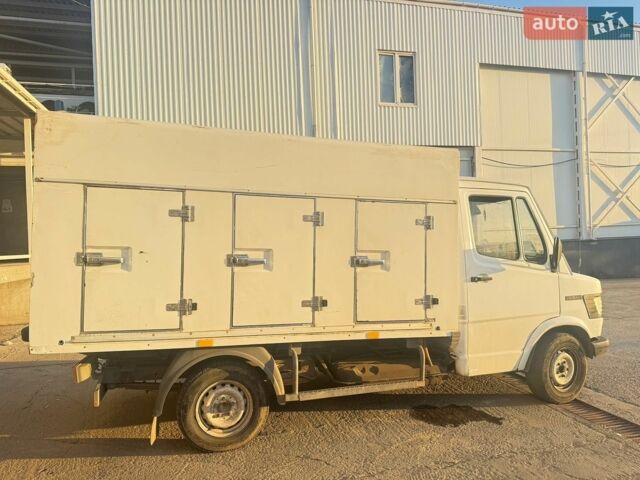 Белый Мерседес Sprinter, объемом двигателя 0 л и пробегом 950 тыс. км за 5500 $, фото 1 на Automoto.ua