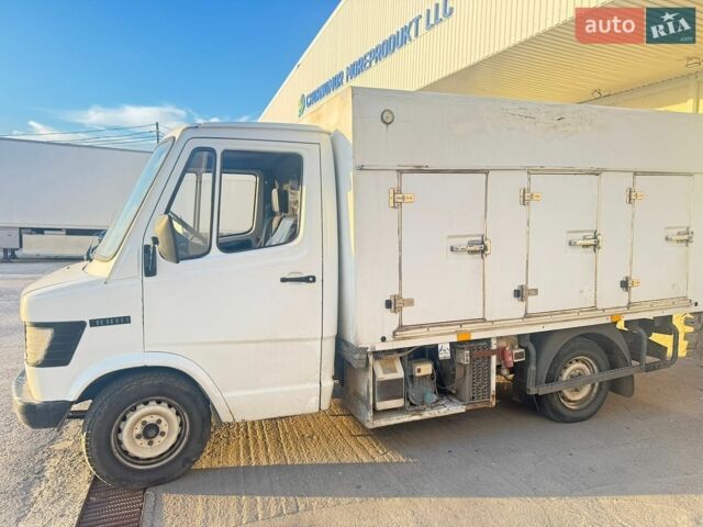 Белый Мерседес Sprinter, объемом двигателя 0 л и пробегом 950 тыс. км за 5500 $, фото 3 на Automoto.ua