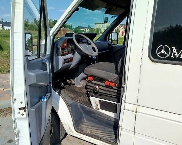 Белый Мерседес Sprinter, объемом двигателя 2.87 л и пробегом 497 тыс. км за 7500 $, фото 10 на Automoto.ua