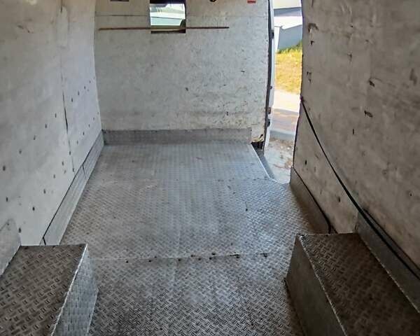 Белый Мерседес Sprinter, объемом двигателя 2.87 л и пробегом 497 тыс. км за 7500 $, фото 6 на Automoto.ua