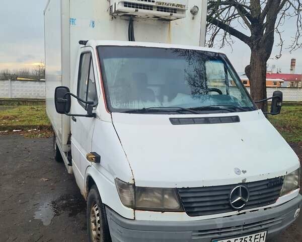 Белый Мерседес Sprinter, объемом двигателя 2.3 л и пробегом 614 тыс. км за 4300 $, фото 1 на Automoto.ua