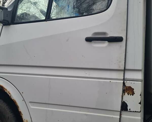 Белый Мерседес Sprinter, объемом двигателя 2.3 л и пробегом 614 тыс. км за 4300 $, фото 8 на Automoto.ua