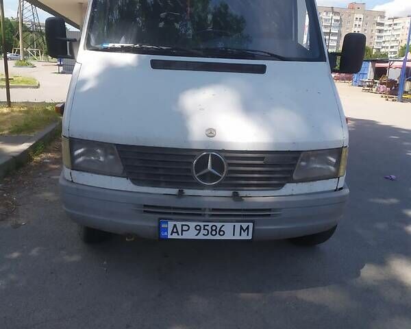 Белый Мерседес Sprinter, объемом двигателя 2.9 л и пробегом 480 тыс. км за 9800 $, фото 1 на Automoto.ua