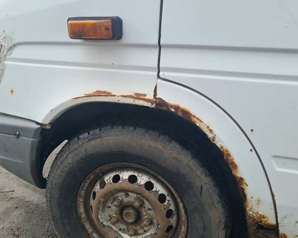 Белый Мерседес Sprinter, объемом двигателя 2.3 л и пробегом 614 тыс. км за 4300 $, фото 9 на Automoto.ua