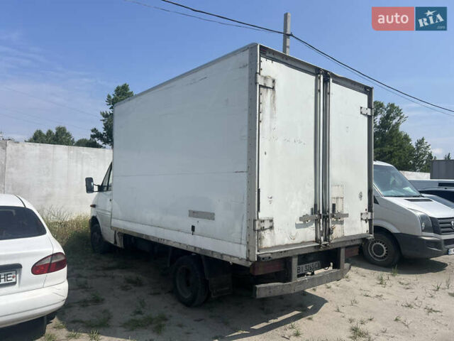 Белый Мерседес Sprinter, объемом двигателя 2.87 л и пробегом 700 тыс. км за 6500 $, фото 1 на Automoto.ua
