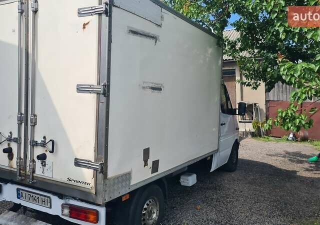 Белый Мерседес Sprinter, объемом двигателя 2.3 л и пробегом 353 тыс. км за 7300 $, фото 4 на Automoto.ua