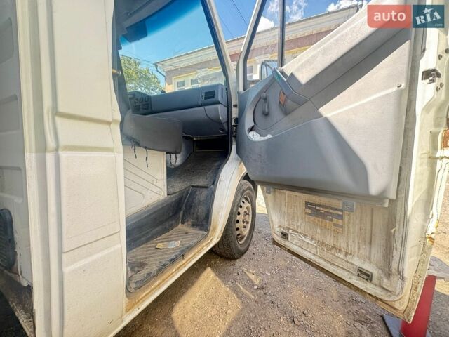 Белый Мерседес Sprinter, объемом двигателя 2.87 л и пробегом 350 тыс. км за 6500 $, фото 6 на Automoto.ua