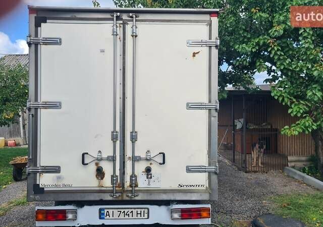 Белый Мерседес Sprinter, объемом двигателя 2.3 л и пробегом 353 тыс. км за 7300 $, фото 3 на Automoto.ua
