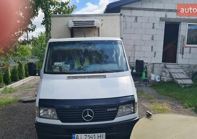 Белый Мерседес Sprinter, объемом двигателя 2.3 л и пробегом 353 тыс. км за 7300 $, фото 1 на Automoto.ua