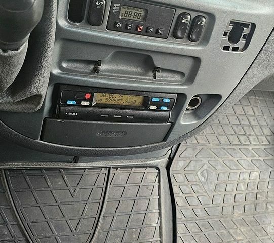 Білий Мерседес Sprinter, об'ємом двигуна 2.15 л та пробігом 499 тис. км за 6999 $, фото 26 на Automoto.ua
