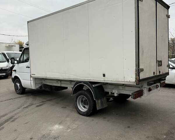 Белый Мерседес Sprinter, объемом двигателя 2.7 л и пробегом 500 тыс. км за 9500 $, фото 7 на Automoto.ua