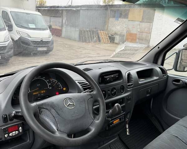 Белый Мерседес Sprinter, объемом двигателя 2.7 л и пробегом 500 тыс. км за 9500 $, фото 14 на Automoto.ua