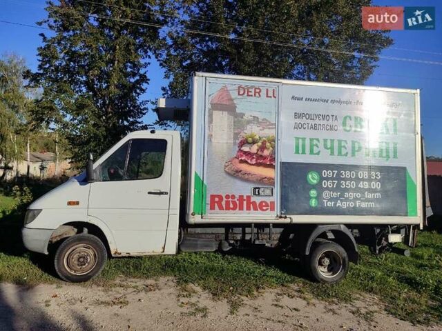 Білий Мерседес Sprinter, об'ємом двигуна 2.69 л та пробігом 400 тис. км за 10000 $, фото 1 на Automoto.ua