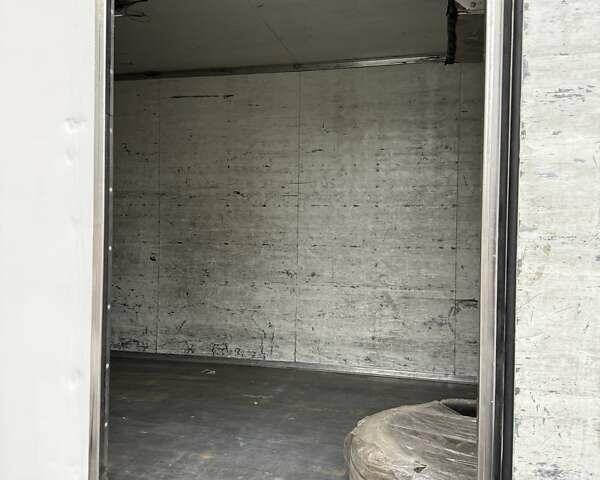 Белый Мерседес Sprinter, объемом двигателя 2.7 л и пробегом 500 тыс. км за 9500 $, фото 13 на Automoto.ua