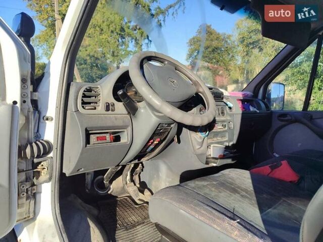 Білий Мерседес Sprinter, об'ємом двигуна 2.69 л та пробігом 400 тис. км за 10000 $, фото 11 на Automoto.ua