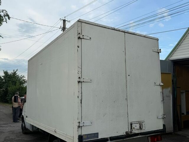 Белый Мерседес Sprinter, объемом двигателя 2.69 л и пробегом 729 тыс. км за 10500 $, фото 2 на Automoto.ua