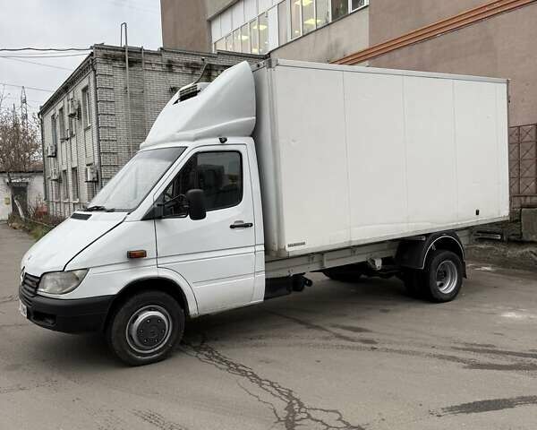 Белый Мерседес Sprinter, объемом двигателя 2.7 л и пробегом 500 тыс. км за 9500 $, фото 4 на Automoto.ua
