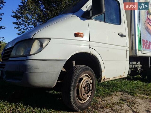 Білий Мерседес Sprinter, об'ємом двигуна 2.69 л та пробігом 400 тис. км за 10000 $, фото 3 на Automoto.ua