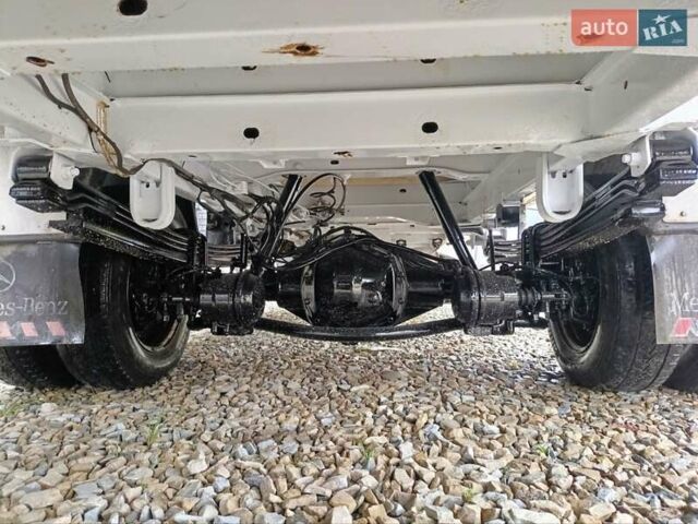 Белый Мерседес Sprinter, объемом двигателя 2.7 л и пробегом 621 тыс. км за 22000 $, фото 3 на Automoto.ua