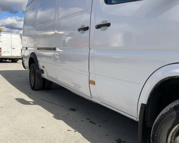 Белый Мерседес Sprinter, объемом двигателя 2.69 л и пробегом 627 тыс. км за 14500 $, фото 7 на Automoto.ua