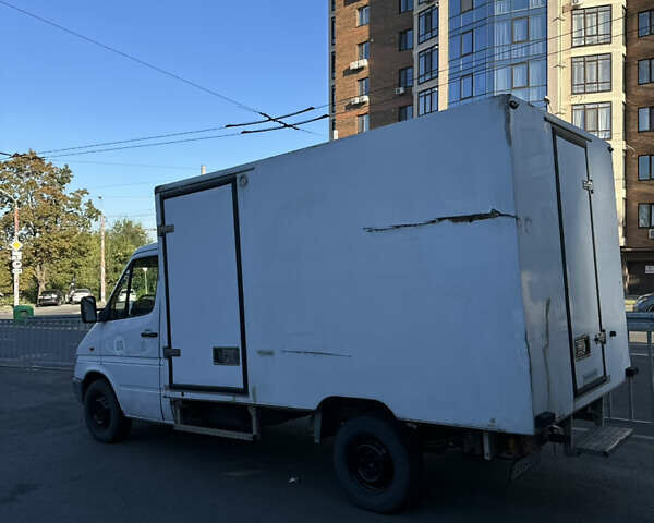 Белый Мерседес Sprinter, объемом двигателя 2.15 л и пробегом 590 тыс. км за 6500 $, фото 5 на Automoto.ua