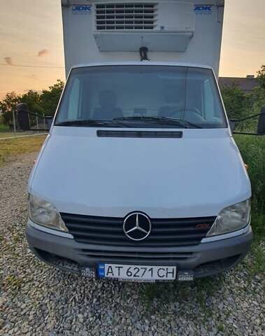 Белый Мерседес Sprinter, объемом двигателя 2.7 л и пробегом 621 тыс. км за 22000 $, фото 1 на Automoto.ua