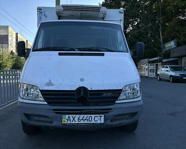 Білий Мерседес Sprinter, об'ємом двигуна 2.15 л та пробігом 590 тис. км за 13000 $, фото 2 на Automoto.ua