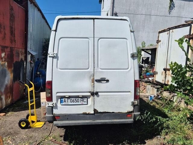 Белый Мерседес Sprinter, объемом двигателя 2.2 л и пробегом 600 тыс. км за 4000 $, фото 1 на Automoto.ua