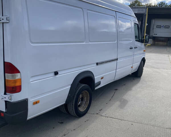 Белый Мерседес Sprinter, объемом двигателя 2.69 л и пробегом 627 тыс. км за 14500 $, фото 6 на Automoto.ua