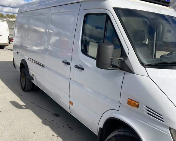 Белый Мерседес Sprinter, объемом двигателя 2.69 л и пробегом 627 тыс. км за 14500 $, фото 5 на Automoto.ua