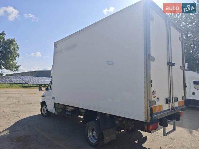 Белый Мерседес Sprinter, объемом двигателя 2.7 л и пробегом 687 тыс. км за 12500 $, фото 7 на Automoto.ua