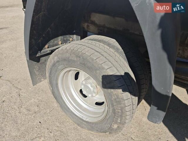 Белый Мерседес Sprinter, объемом двигателя 2.7 л и пробегом 687 тыс. км за 12500 $, фото 2 на Automoto.ua