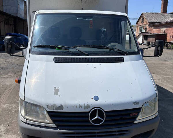 Білий Мерседес Sprinter, об'ємом двигуна 2.15 л та пробігом 632 тис. км за 10000 $, фото 1 на Automoto.ua