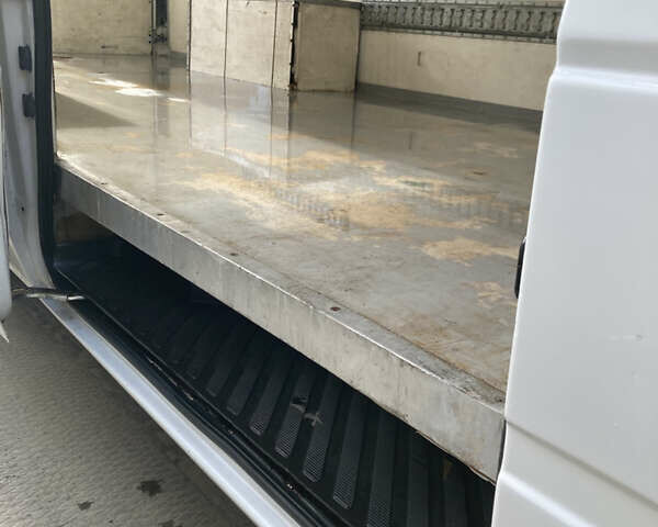 Белый Мерседес Sprinter, объемом двигателя 2.69 л и пробегом 627 тыс. км за 14500 $, фото 9 на Automoto.ua