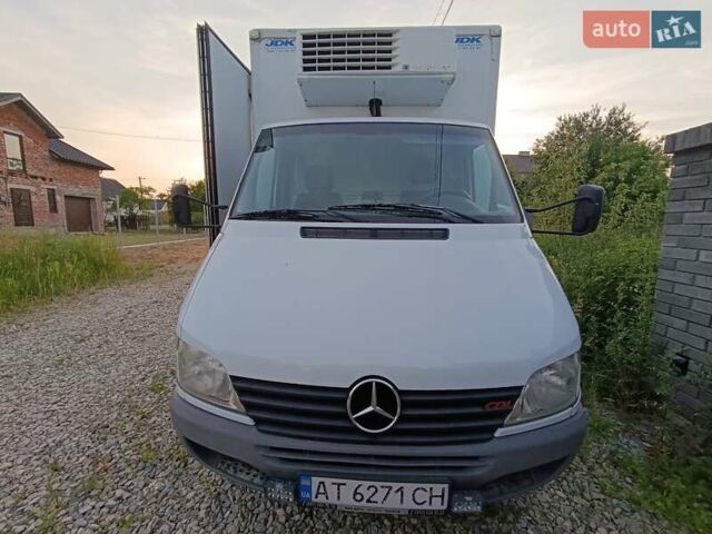 Белый Мерседес Sprinter, объемом двигателя 2.7 л и пробегом 621 тыс. км за 22000 $, фото 12 на Automoto.ua