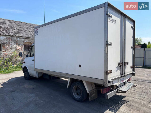 Білий Мерседес Sprinter, об'ємом двигуна 2.15 л та пробігом 632 тис. км за 10000 $, фото 6 на Automoto.ua