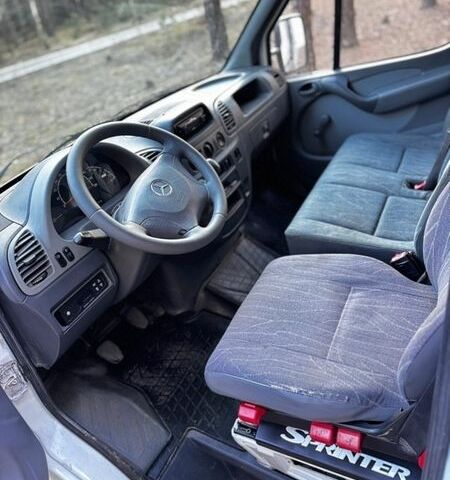 Белый Мерседес Sprinter, объемом двигателя 2.7 л и пробегом 420 тыс. км за 15500 $, фото 16 на Automoto.ua