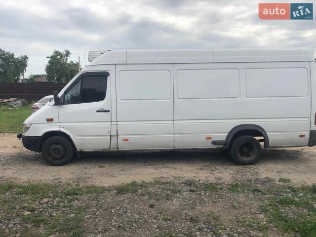 Белый Мерседес Sprinter, объемом двигателя 2.15 л и пробегом 650 тыс. км за 7000 $, фото 1 на Automoto.ua
