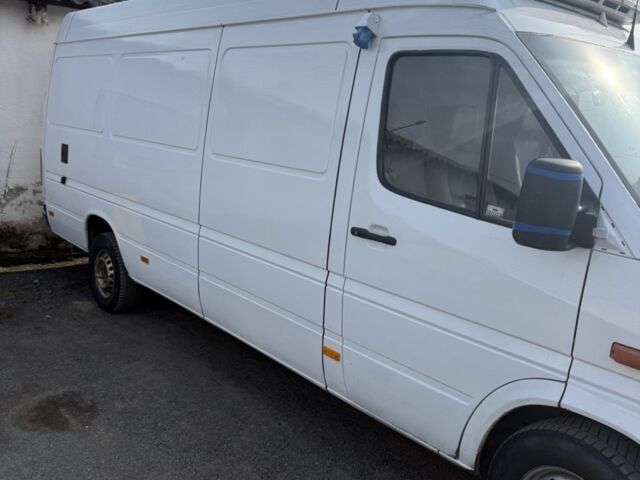 Белый Мерседес Sprinter, объемом двигателя 2.15 л и пробегом 504 тыс. км за 10300 $, фото 1 на Automoto.ua