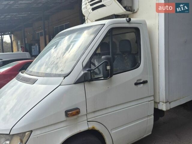 Белый Мерседес Sprinter, объемом двигателя 2.15 л и пробегом 400 тыс. км за 7900 $, фото 13 на Automoto.ua