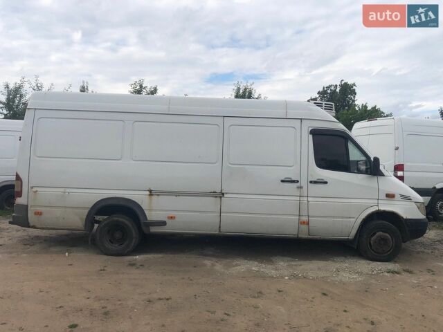 Белый Мерседес Sprinter, объемом двигателя 2.15 л и пробегом 650 тыс. км за 7000 $, фото 6 на Automoto.ua