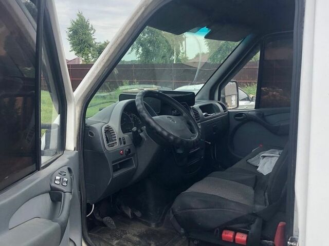 Белый Мерседес Sprinter, объемом двигателя 2.15 л и пробегом 650 тыс. км за 7000 $, фото 9 на Automoto.ua