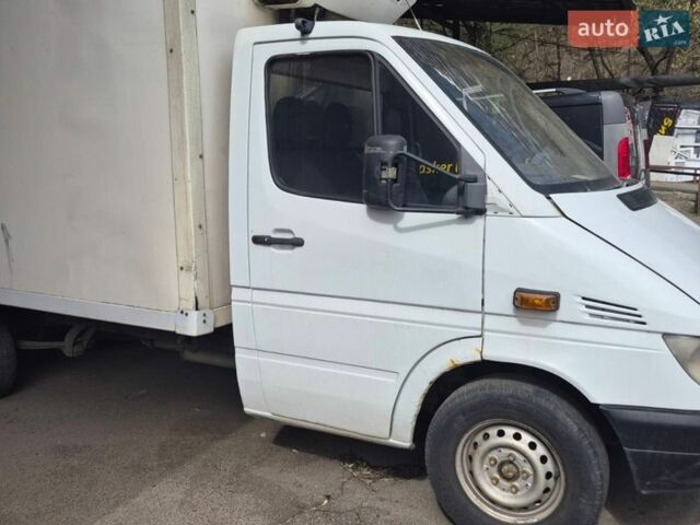 Белый Мерседес Sprinter, объемом двигателя 2.15 л и пробегом 400 тыс. км за 8500 $, фото 15 на Automoto.ua