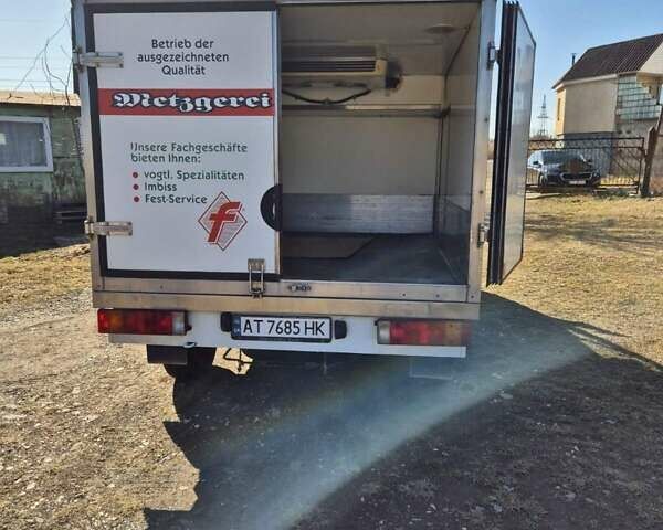 Белый Мерседес Sprinter, объемом двигателя 2.2 л и пробегом 172 тыс. км за 11800 $, фото 7 на Automoto.ua