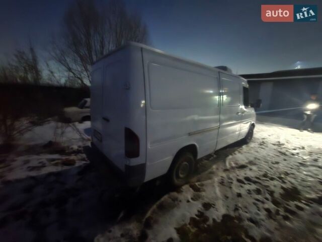 Белый Мерседес Sprinter, объемом двигателя 2.15 л и пробегом 500 тыс. км за 9000 $, фото 9 на Automoto.ua