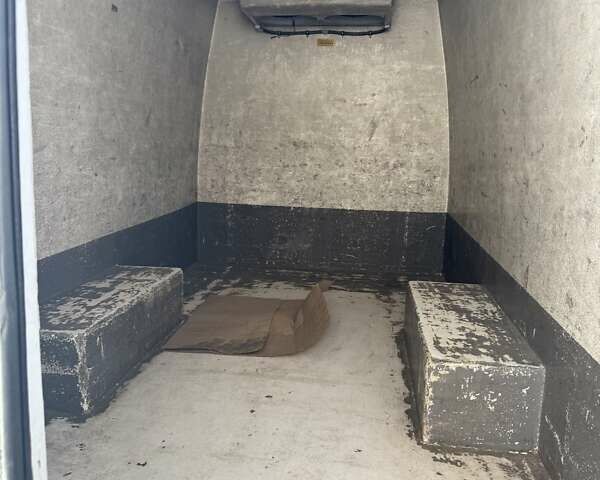 Белый Мерседес Sprinter, объемом двигателя 2.15 л и пробегом 612 тыс. км за 10400 $, фото 5 на Automoto.ua
