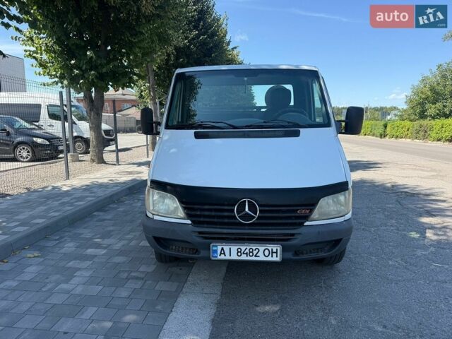 Белый Мерседес Sprinter, объемом двигателя 2.15 л и пробегом 30 тыс. км за 7900 $, фото 3 на Automoto.ua