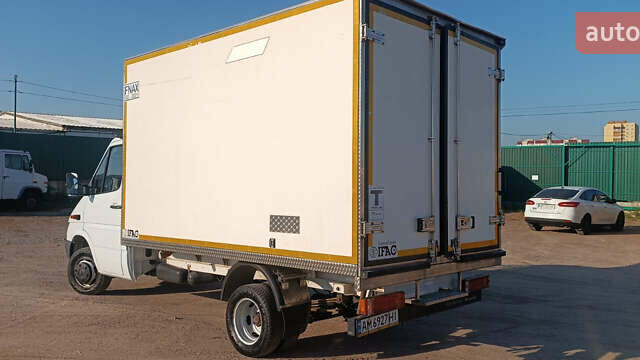 Белый Мерседес Sprinter, объемом двигателя 2.7 л и пробегом 390 тыс. км за 17500 $, фото 1 на Automoto.ua