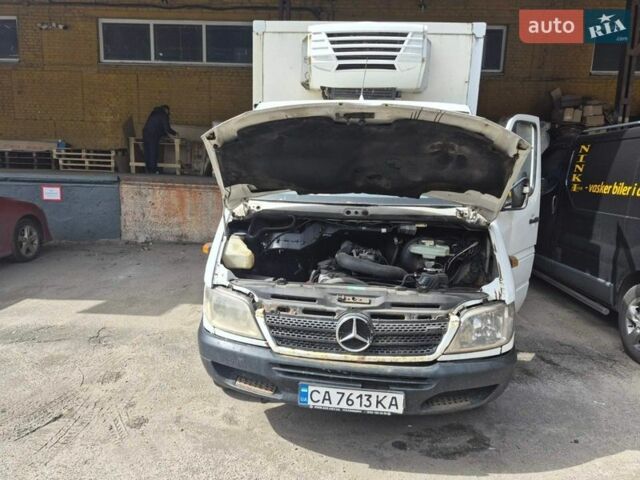 Белый Мерседес Sprinter, объемом двигателя 2.15 л и пробегом 400 тыс. км за 8500 $, фото 14 на Automoto.ua
