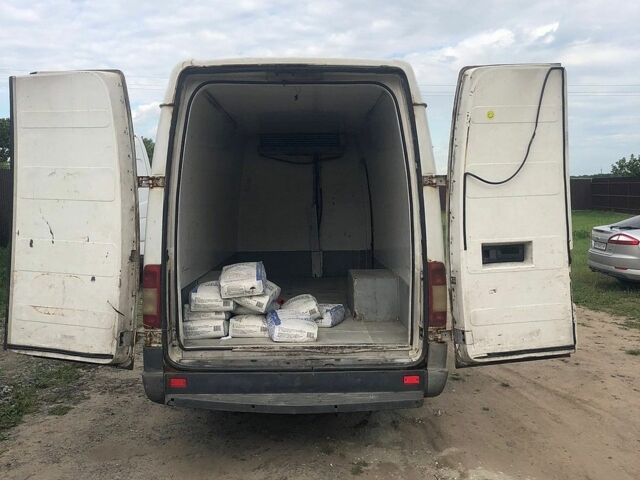 Белый Мерседес Sprinter, объемом двигателя 2.15 л и пробегом 650 тыс. км за 7000 $, фото 7 на Automoto.ua